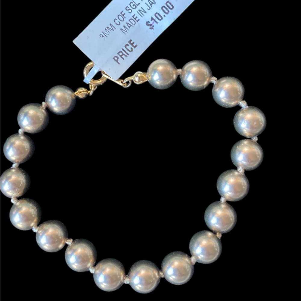 Elegant Pearl Bracelet